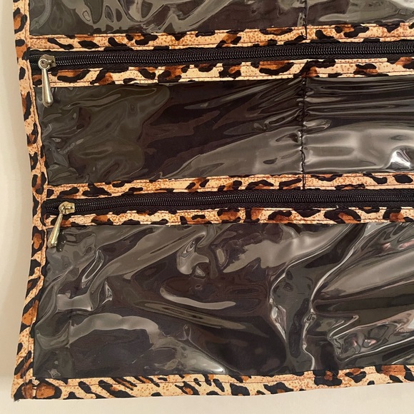 Cheetah print jewelry organizer - Picture 5 of 5